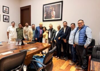 Inician diálogo para atender retos del transporte en BCS