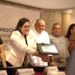 Reconocen décadas de servicio de personal administrativo que fortalece la educación en BCS