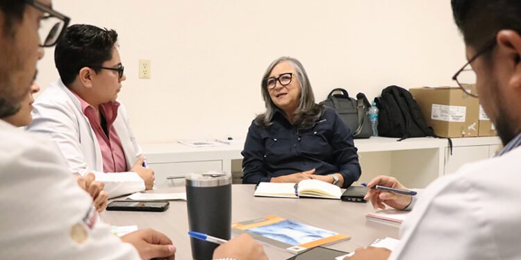 Salud de BCS urge a mujeres a realizarse mastografías sin esperar a octubre