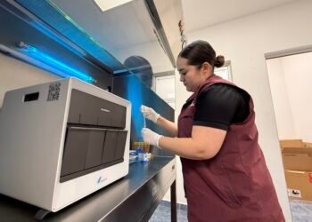 BCS fortalece detección de Hepatitis C con equipo de alta tecnología de 5 millones de pesos
