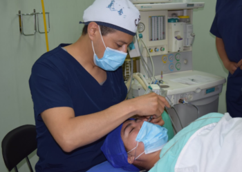 IMSS devuelve la vista a joven tras más de dos décadas con catarata congénita