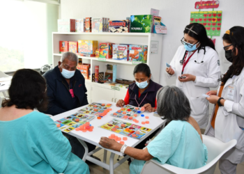 IMSS promueve el diagnóstico temprano del Alzheimer y alerta que las fallas de memoria no son normales