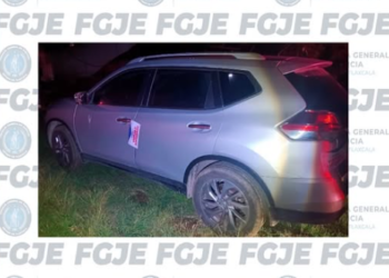 FGJE asegura camioneta robada en Veracruz durante cateo en Texoloc